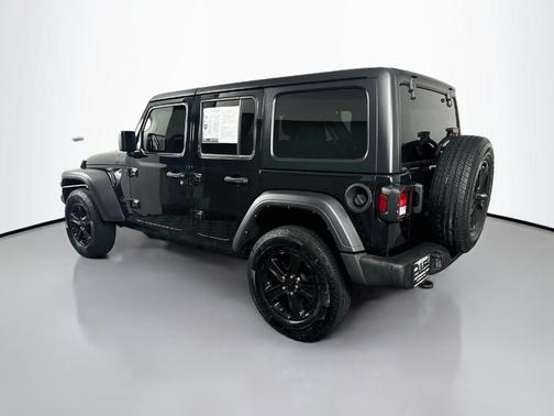 Black Clearcoat 2022 Jeep Wrangler Unlimited Sport Altitude