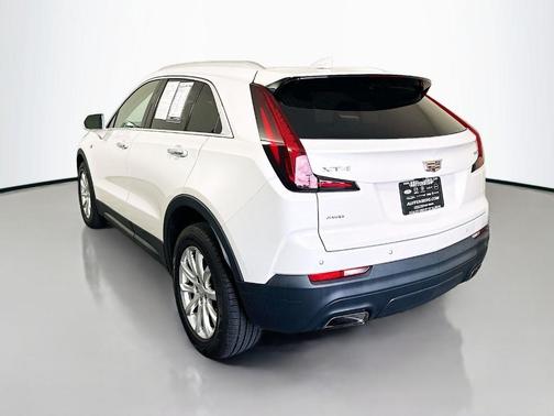 Crystal White Tri-Coat 2020 Cadillac XT4 Luxury