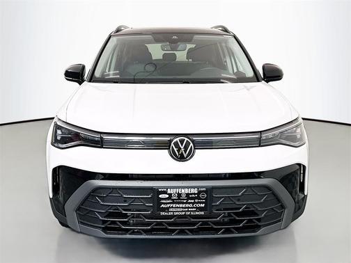 2025 Volkswagen Taos 1.5T SE Black