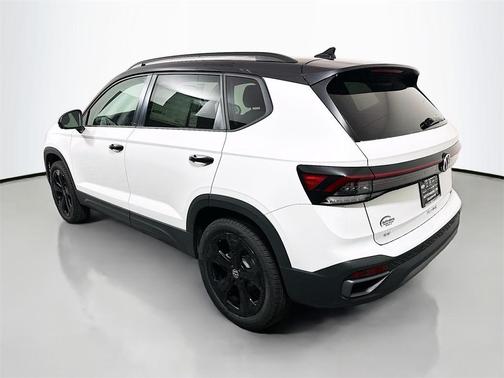2025 Volkswagen Taos 1.5T SE Black