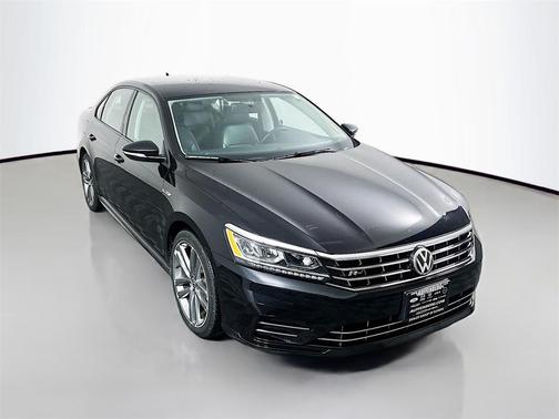 2018 Volkswagen Passat 2.0T R-Line