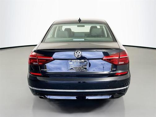 2018 Volkswagen Passat 2.0T R-Line