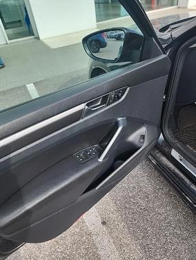 2018 Volkswagen Passat 2.0T R-Line