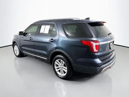 Smoked Quartz Metallic Tinted Clearcoat 2017 Ford Explorer XLT