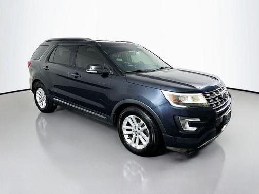 Smoked Quartz Metallic Tinted Clearcoat 2017 Ford Explorer XLT