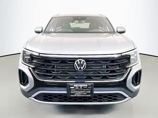 Silver Mist Metallic 2026 Volkswagen Atlas Cross Sport 2.0T SE w/Technology