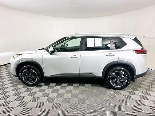 Brilliant Silver Metallic 2024 Nissan Rogue SV