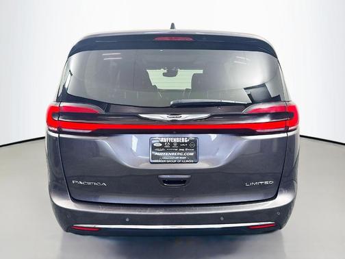 Granite Crystal Clearcoat Metallic 2023 Chrysler Pacifica Limited