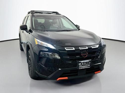 Super Black 2026 Nissan Rogue CREEK