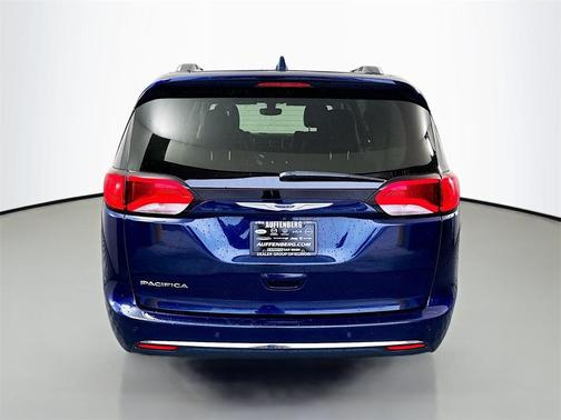 2020 Chrysler Pacifica Touring-L