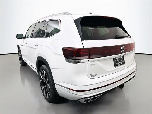 Opal White Pearl 2026 Volkswagen Atlas 2.0T SEL Premium R-Line