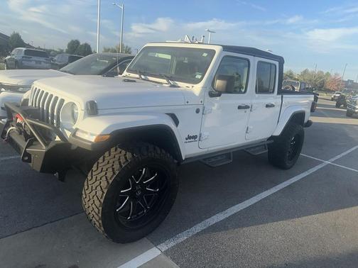 2022 Jeep Gladiator Sport
