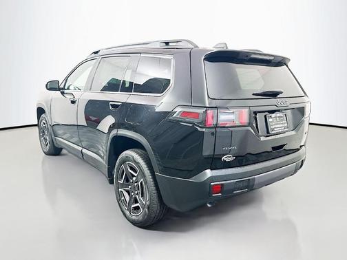 Diamond Black 2026 Jeep Cherokee LAREDO/LIMITED