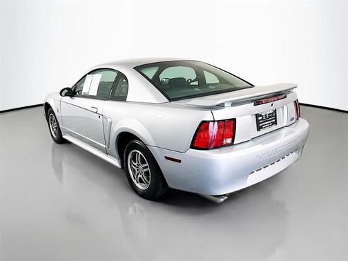 2001 Ford Mustang Base