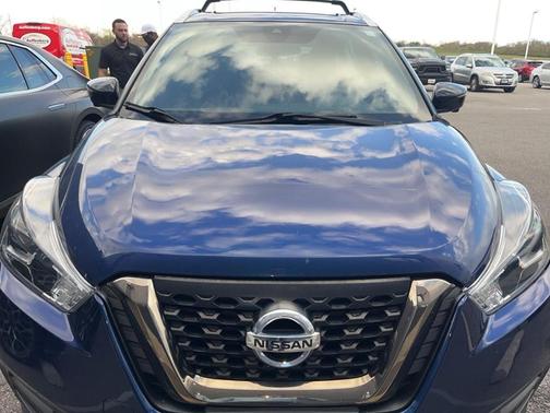2020 Nissan Kicks SR