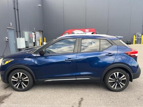 2020 Nissan Kicks SR