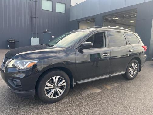 2019 Nissan Pathfinder SV