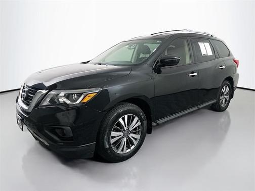 2019 Nissan Pathfinder SV