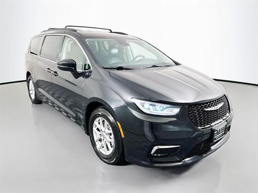 2022 Chrysler Pacifica Touring-L