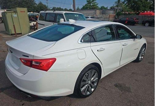 Summit White 2017 Chevrolet Malibu Premier