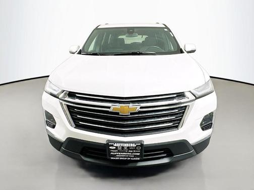 Summit White 2022 Chevrolet Traverse LT Cloth
