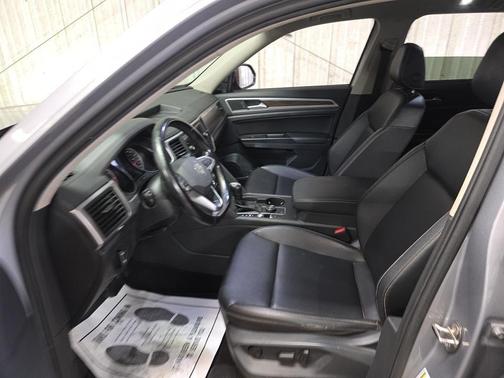 Pyrite Silver Metallic 2021 Volkswagen Atlas 3.6L SE w/Technology