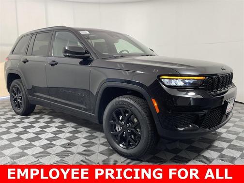2025 Jeep Grand Cherokee Laredo