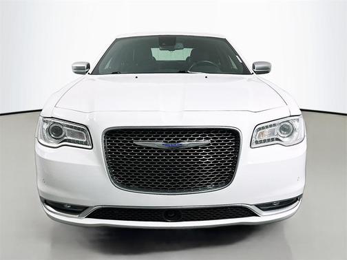 2017 Chrysler 300C Platinum