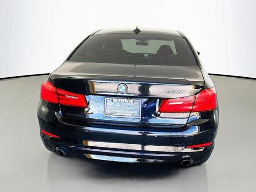Jet Black 2018 BMW 530 i
