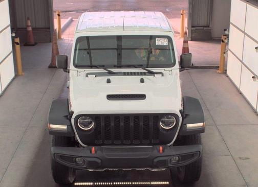 Bright White Clearcoat 2021 Jeep Gladiator Mojave