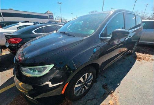 Brilliant Black Crystal Pearlcoat 2022 Chrysler Pacifica Hybrid Touring L