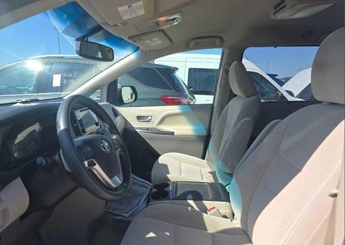 2017 Toyota Sienna L