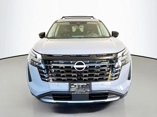 Boulder Gray Metallic 2026 Nissan Pathfinder Platinum