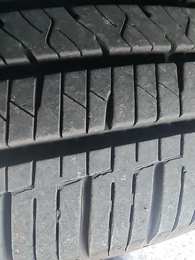 2010 Pontiac Vibe Base