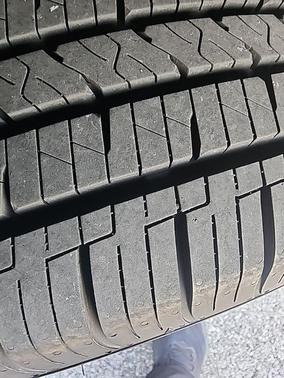 2010 Pontiac Vibe Base