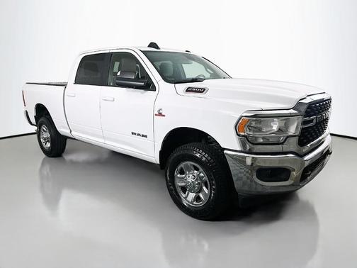 Bright White Clearcoat 2022 RAM 2500 Big Horn