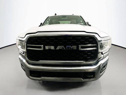 Bright White Clearcoat 2022 RAM 2500 Big Horn