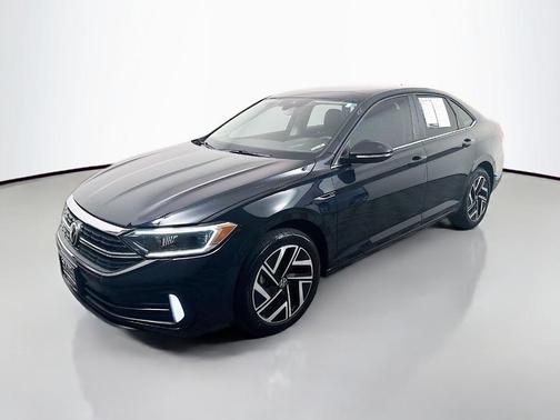 Deep Black Pearl Effect 2022 Volkswagen Jetta 1.5T SEL