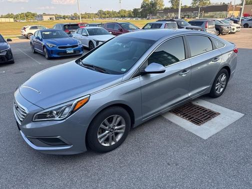 2016 Hyundai SONATA SE