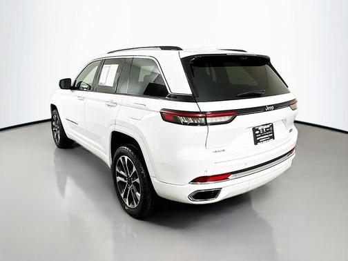2022 Jeep Grand Cherokee Overland