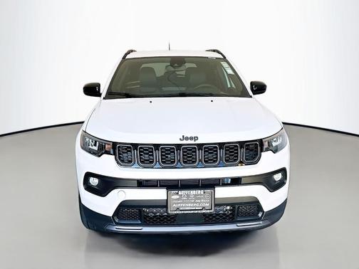 Bright White Clearcoat 2026 Jeep Compass Latitude