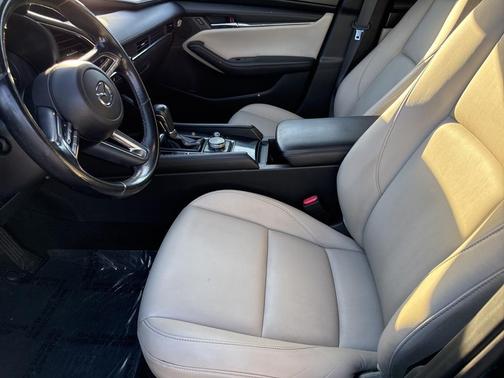 2022 Mazda Mazda3 FWD w/Preferred Package