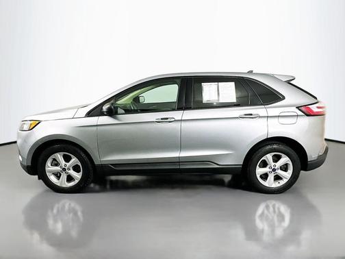 Iconic Silver Metallic 2022 Ford Edge SE