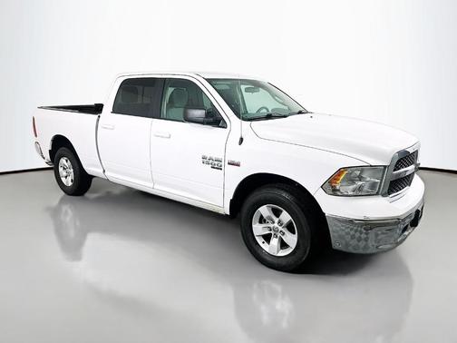 Bright White Clearcoat 2020 RAM 1500 Classic SLT