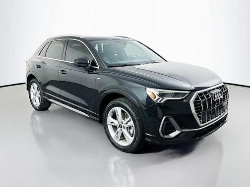 Mythos Black Metallic 2022 Audi Q3 45 S line Premium