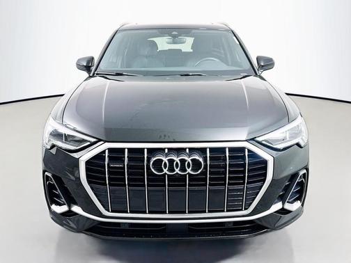 Mythos Black Metallic 2022 Audi Q3 45 S line Premium