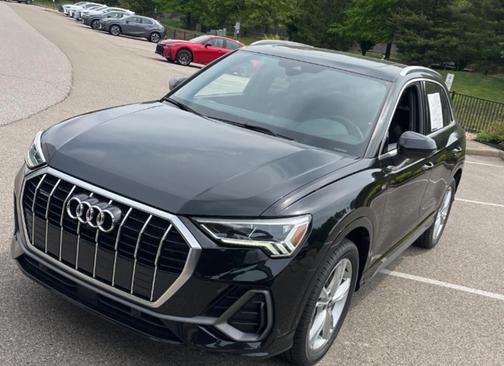 Mythos Black Metallic 2022 Audi Q3 45 S line Premium