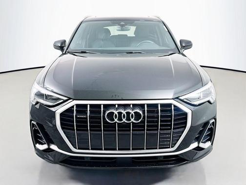 Mythos Black Metallic 2022 Audi Q3 45 S line Premium