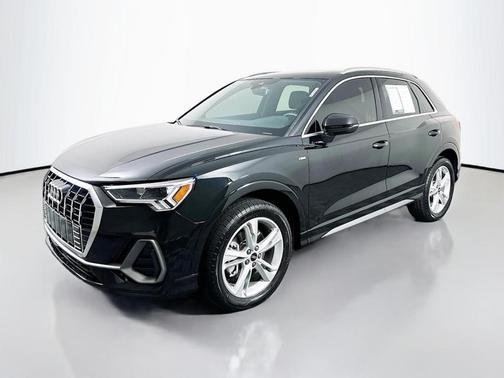 Mythos Black Metallic 2022 Audi Q3 45 S line Premium