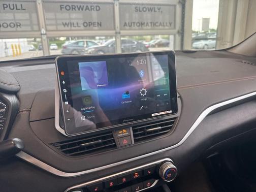 Brilliant Silver Metallic 2019 Nissan Altima 2.5 SR